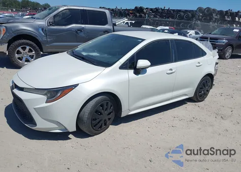 2021 Toyota Corolla Le z USA, uszkodzony, nr VIN JTDEPMAE9MJ176824